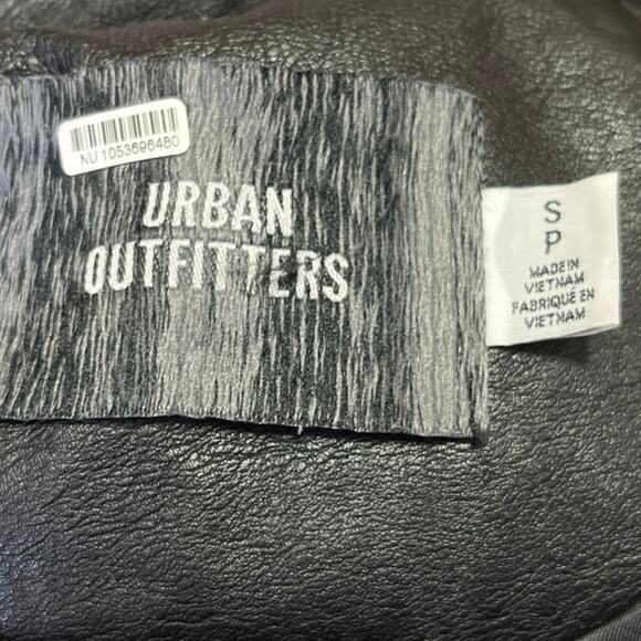 Urban Outfitters Black Faux Vegan Leather  Button Up Long Coat Rain Jacket Sz S - Picture 4 of 5